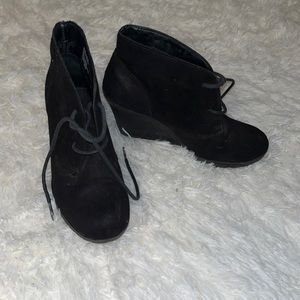 White Mountain Black Suede Heeled Booties Size 6